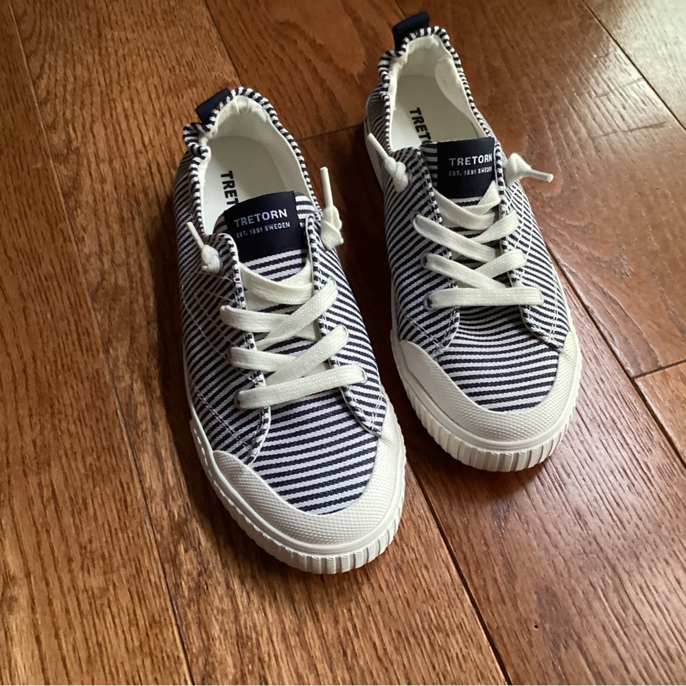 Tretorn navy and white striped sneakers - size 8